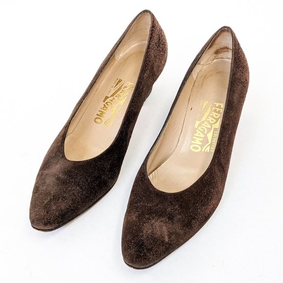 Ferragamo suede pumps Clearance